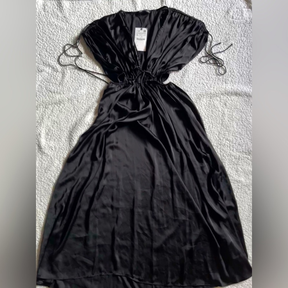 Zara dress, never worn.
